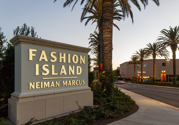 Neiman marcus holiday discount hours fashion island